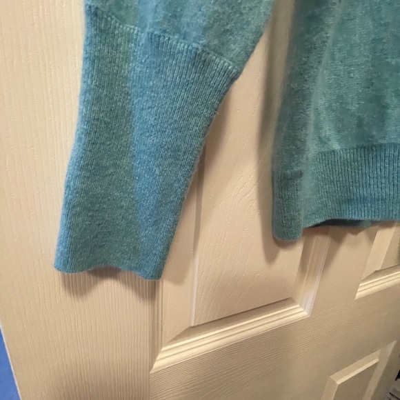 Tahari 100% Cashmere Turquoise Sweater Size L — Luxe & Cozy! - Picture 5 of 15
